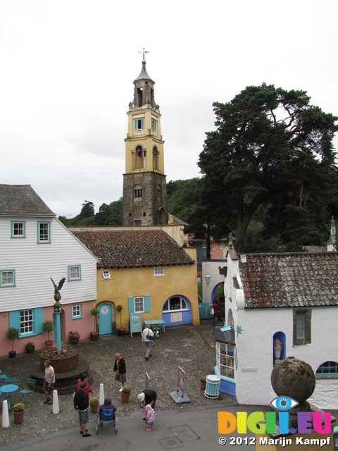 SX23686 Portmeirion square